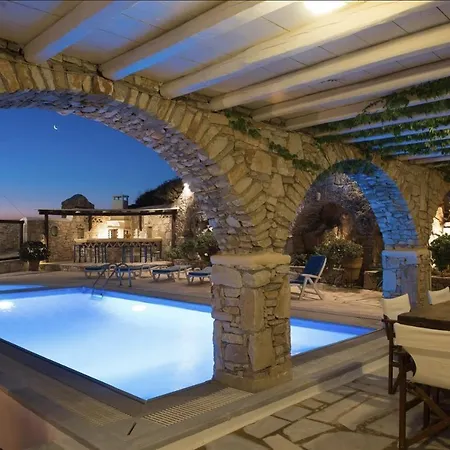 Вилла Close To The Beach Santorini *